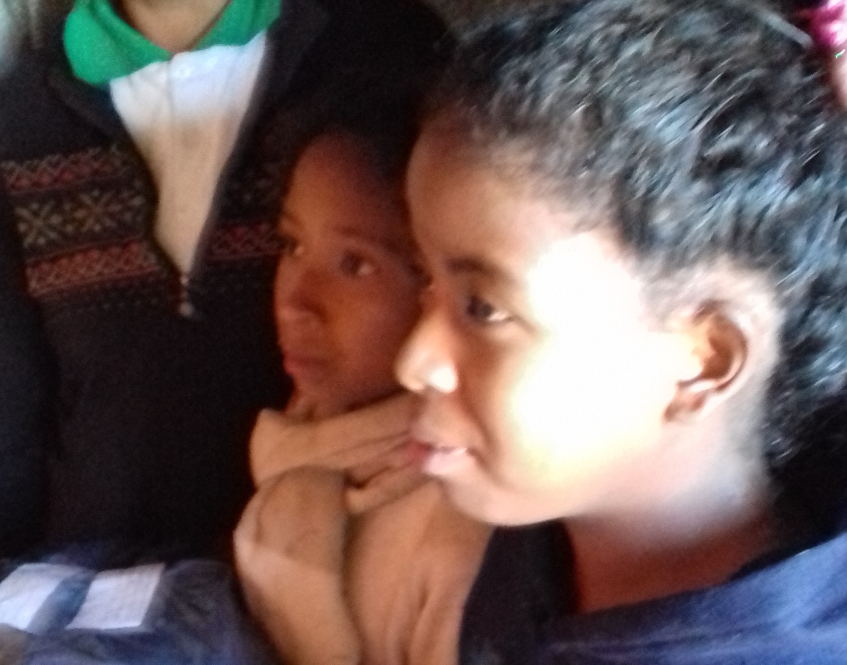 Heritiana et sa soeur cadette Mendrika