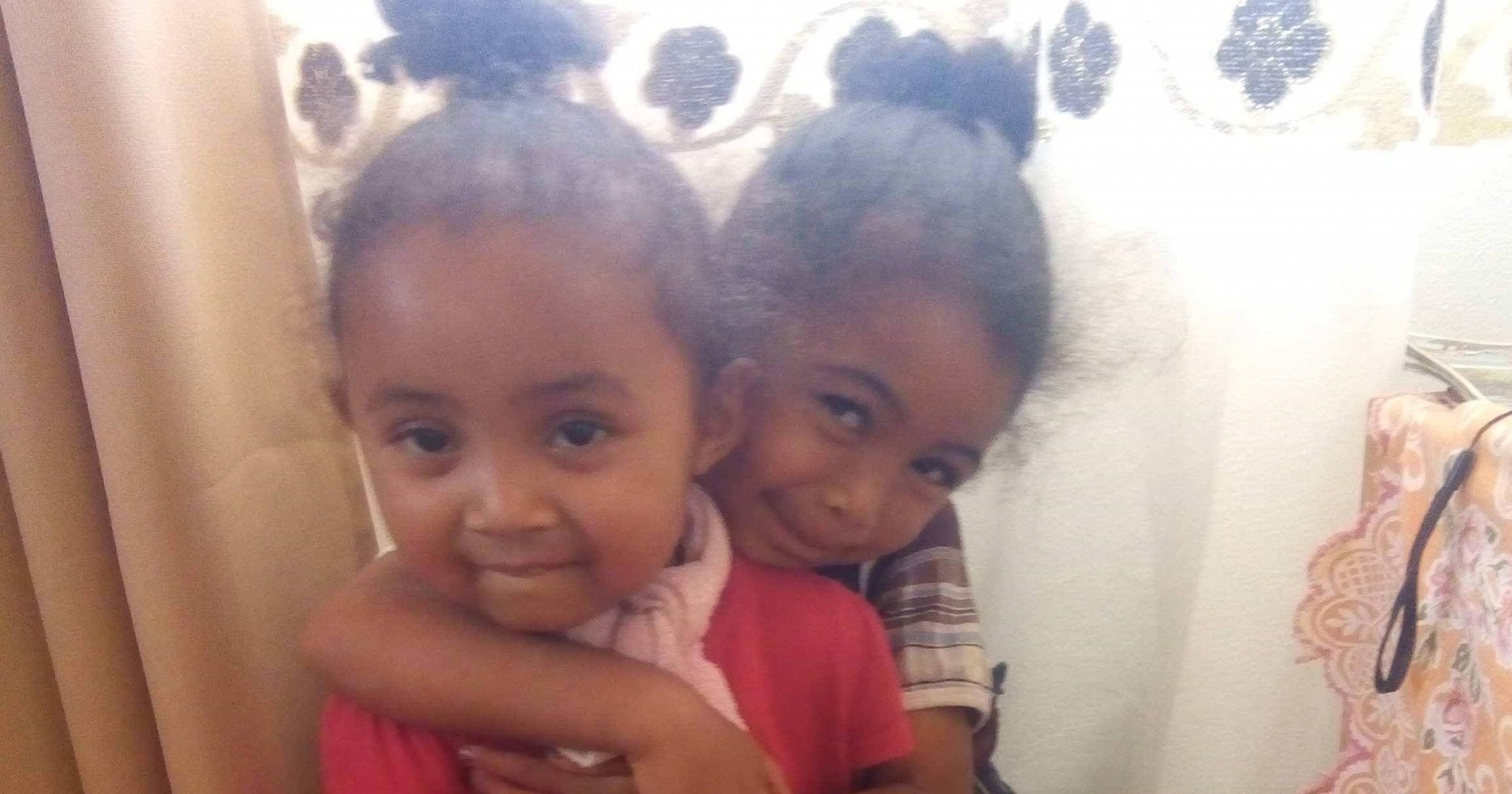 Princia et sa soeur cadette Irène